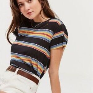 🌈URBAN OUTFITTERS T-SHIRT🌈